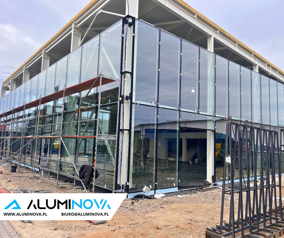 aluminova fasada salon samochodowy 2