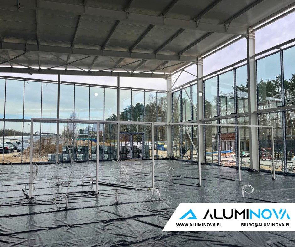 aluminova fasada salon samochodowy 3