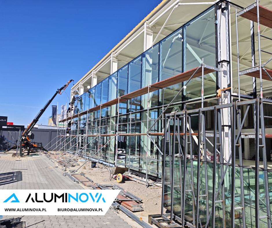 aluminova fasada salon samochodowy szyby select